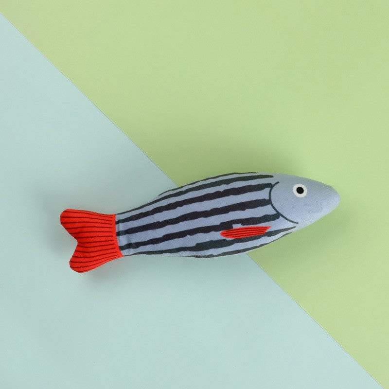 Pez de tela para gatos — seis diseños